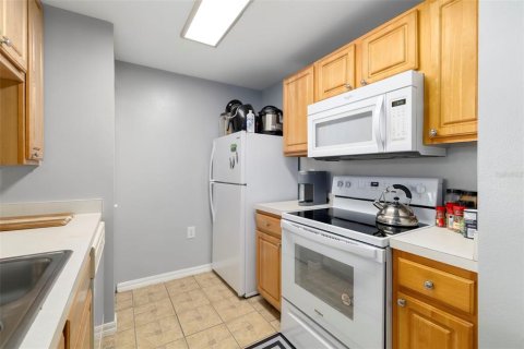 Condo in Sarasota, Florida, 2 bedrooms № 2370979 - photo 10