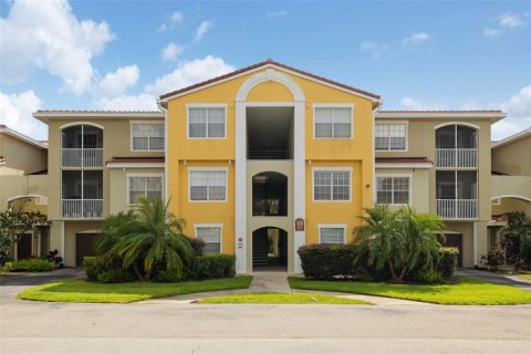 Condo in Sarasota, Florida, 2 bedrooms № 2370979 - photo 2
