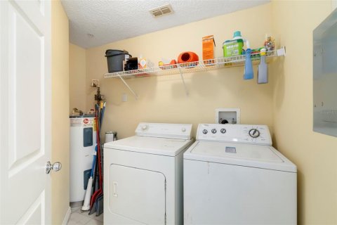 Condo in Sarasota, Florida, 2 bedrooms № 2370979 - photo 28