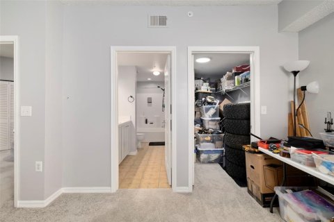 Condo in Sarasota, Florida, 2 bedrooms № 2370979 - photo 25