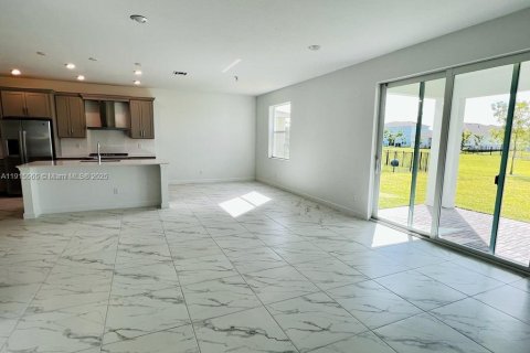 Villa ou maison à louer à Loxahatchee Groves, Floride: 5 chambres, 311.87 m2 № 1971643 - photo 6