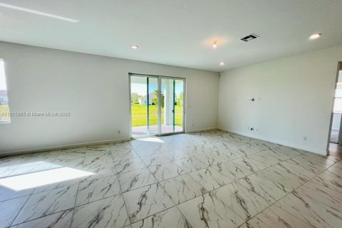 Villa ou maison à louer à Loxahatchee Groves, Floride: 5 chambres, 311.87 m2 № 1971643 - photo 13