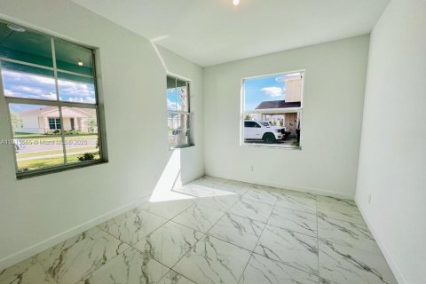 Villa ou maison à louer à Loxahatchee Groves, Floride: 5 chambres, 311.87 m2 № 1971643 - photo 11