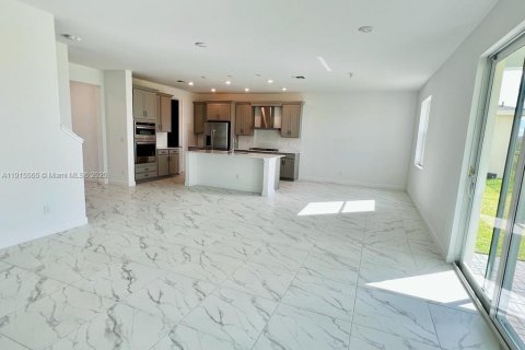 Villa ou maison à louer à Loxahatchee Groves, Floride: 5 chambres, 311.87 m2 № 1971643 - photo 5