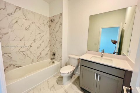 Villa ou maison à louer à Loxahatchee Groves, Floride: 5 chambres, 311.87 m2 № 1971643 - photo 15