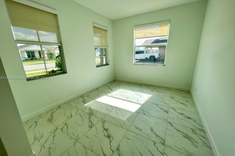 Villa ou maison à louer à Loxahatchee Groves, Floride: 5 chambres, 311.87 m2 № 1971643 - photo 12