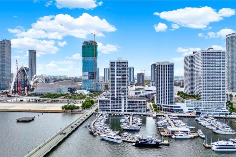 Condo in Miami, Florida, 1 bedroom  № 1882432 - photo 28