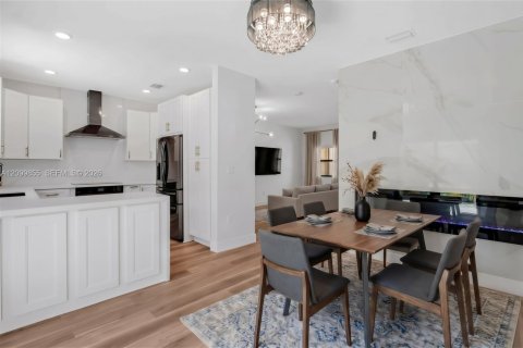 Купить таунхаус в Дейви, Флорида 3 спальни, 133.59м2, № 2401506 - фото 2