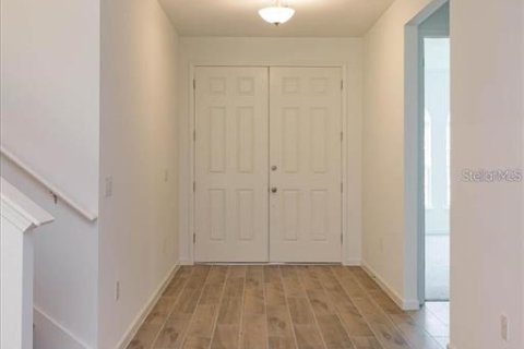 Villa ou maison à louer à Howey-in-the-Hills, Floride: 5 chambres, 273.6 m2 № 2406430 - photo 2