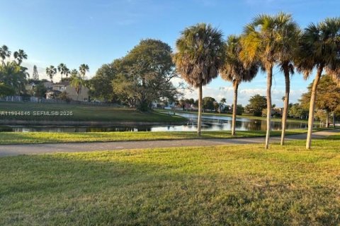 Copropriété à vendre à Miami, Floride: 3 chambres, 134.71 m2 № 1993254 - photo 18