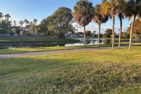 Copropriété à vendre à Miami, Floride: 3 chambres, 134.71 m2 № 1993254 - photo 19