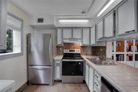 Copropriété à louer à Oakland Park, Floride: 2 chambres, 92.9 m2 № 1946871 - photo 11