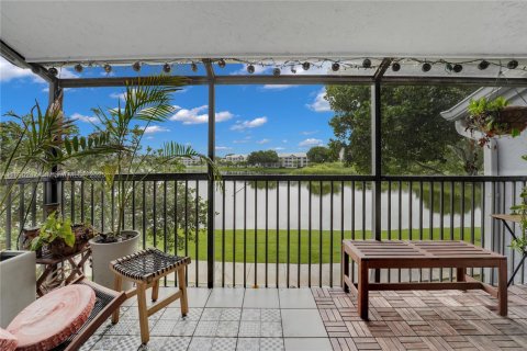 Copropriété à louer à Oakland Park, Floride: 2 chambres, 92.9 m2 № 1946871 - photo 2