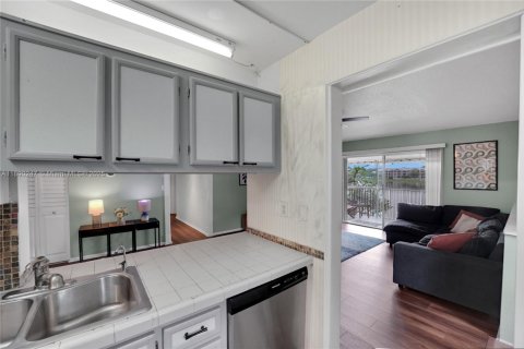 Copropriété à louer à Oakland Park, Floride: 2 chambres, 92.9 m2 № 1946871 - photo 14