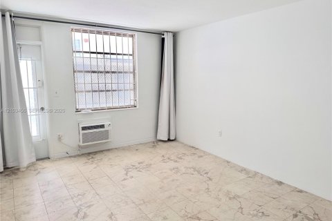 Condominio en alquiler en Miami Beach, Florida, 1 dormitorio, 41.81 m2 № 2424445 - foto 13