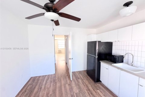 Condominio en alquiler en Miami Beach, Florida, 1 dormitorio, 41.81 m2 № 2424445 - foto 15