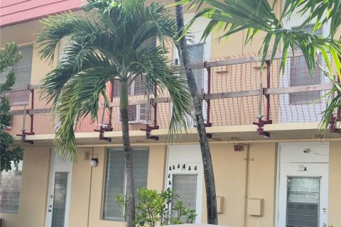 Condominio en alquiler en Miami Beach, Florida, 1 dormitorio, 41.81 m2 № 2424445 - foto 9