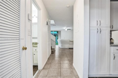 Adosado en alquiler en North Lauderdale, Florida, 3 dormitorios, 149.76 m2 № 1897628 - foto 9