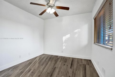 Adosado en alquiler en North Lauderdale, Florida, 3 dormitorios, 149.76 m2 № 1897628 - foto 17
