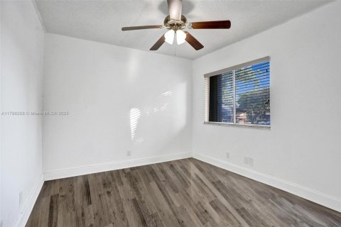Adosado en alquiler en North Lauderdale, Florida, 3 dormitorios, 149.76 m2 № 1897628 - foto 16