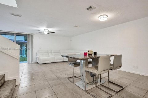 Adosado en alquiler en North Lauderdale, Florida, 3 dormitorios, 149.76 m2 № 1897628 - foto 8
