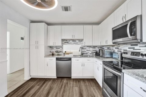 Adosado en alquiler en North Lauderdale, Florida, 3 dormitorios, 149.76 m2 № 1897628 - foto 3