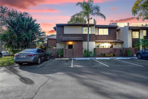 Adosado en North Lauderdale, Florida 3 dormitorios, 149.76 m2 № 1897628