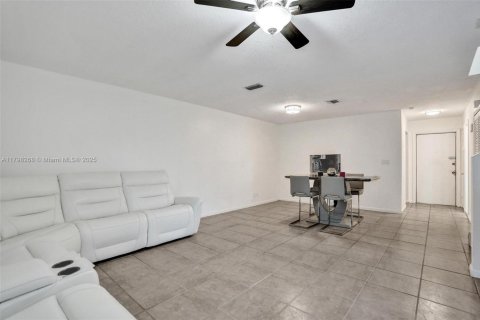 Adosado en alquiler en North Lauderdale, Florida, 3 dormitorios, 149.76 m2 № 1897628 - foto 30