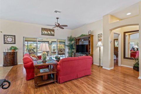 House in The Villages, Florida 3 bedrooms, 185.8 sq.m. № 2391448 - photo 11