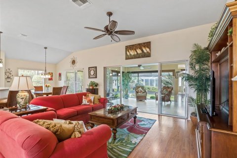 House in The Villages, Florida 3 bedrooms, 185.8 sq.m. № 2391448 - photo 13