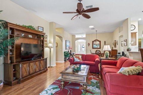 House in The Villages, Florida 3 bedrooms, 185.8 sq.m. № 2391448 - photo 15