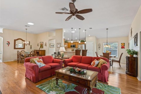 House in The Villages, Florida 3 bedrooms, 185.8 sq.m. № 2391448 - photo 14