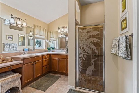 House in The Villages, Florida 3 bedrooms, 185.8 sq.m. № 2391448 - photo 29