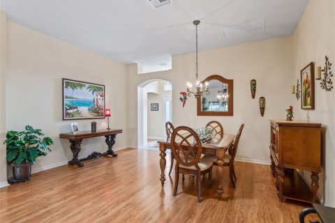 House in The Villages, Florida 3 bedrooms, 185.8 sq.m. № 2391448 - photo 10