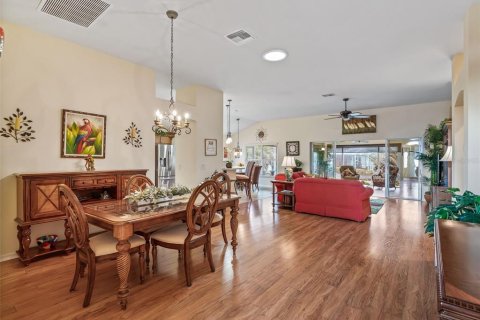 House in The Villages, Florida 3 bedrooms, 185.8 sq.m. № 2391448 - photo 7