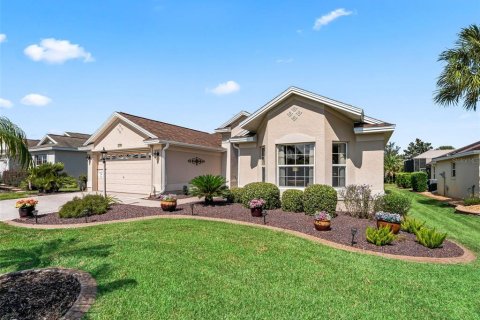 House in The Villages, Florida 3 bedrooms, 185.8 sq.m. № 2391448 - photo 4