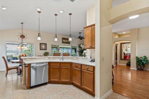 House in The Villages, Florida 3 bedrooms, 185.8 sq.m. № 2391448 - photo 25