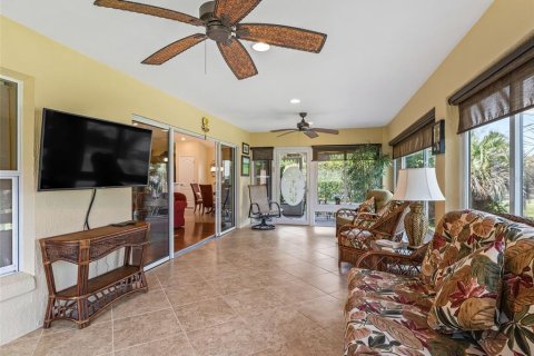 House in The Villages, Florida 3 bedrooms, 185.8 sq.m. № 2391448 - photo 18