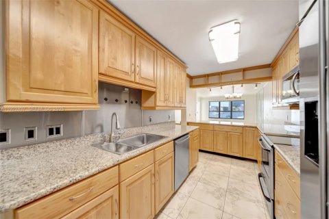 Купить кондоминиум в Халландейл-Бич, Флорида 2 спальни, 123.56м2, № 1982712 - фото 5