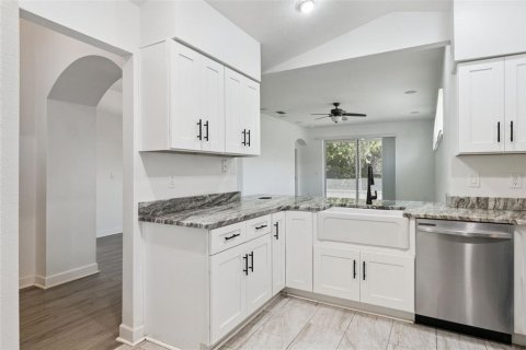 Villa ou maison à vendre à Mount Dora, Floride: 3 chambres, 155.05 m2 № 2299321 - photo 22