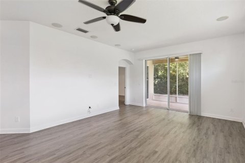 Villa ou maison à vendre à Mount Dora, Floride: 3 chambres, 155.05 m2 № 2299321 - photo 25