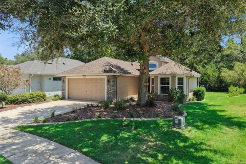 Villa ou maison à vendre à Mount Dora, Floride: 3 chambres, 155.05 m2 № 2299321 - photo 2