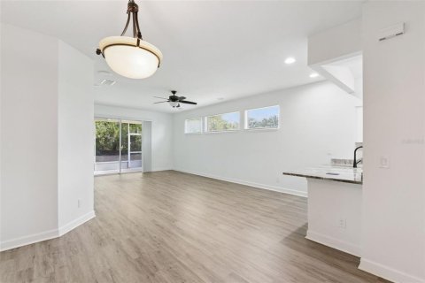 Villa ou maison à vendre à Mount Dora, Floride: 3 chambres, 155.05 m2 № 2299321 - photo 18