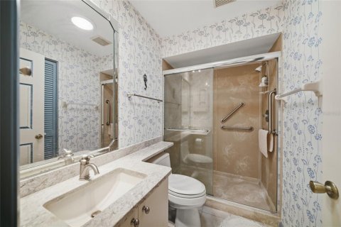 Condo in Sarasota, Florida, 2 bedrooms  № 2385782 - photo 21