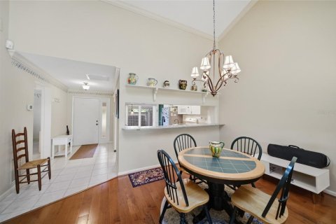 Condo in Sarasota, Florida, 2 bedrooms  № 2385782 - photo 11