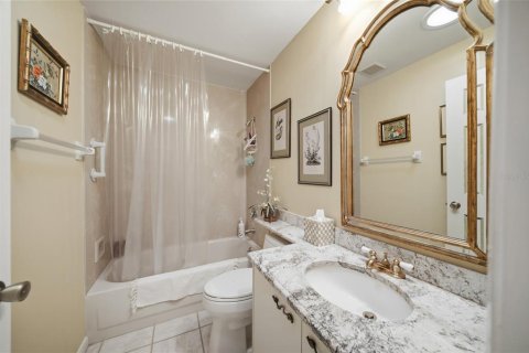 Condo in Sarasota, Florida, 2 bedrooms  № 2385782 - photo 24