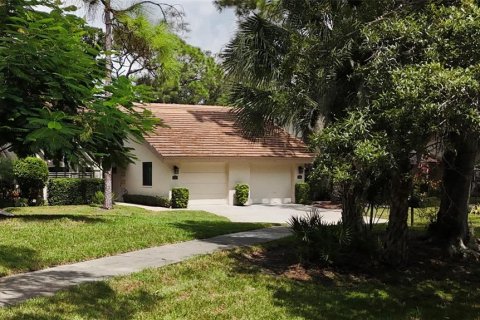 Condo in Sarasota, Florida, 2 bedrooms  № 2385782 - photo 3