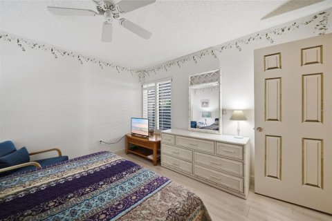 Condo in Sarasota, Florida, 2 bedrooms  № 2385782 - photo 23