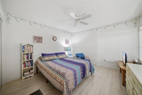 Condo in Sarasota, Florida, 2 bedrooms  № 2385782 - photo 22