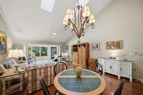 Condo in Sarasota, Florida, 2 bedrooms  № 2385782 - photo 12